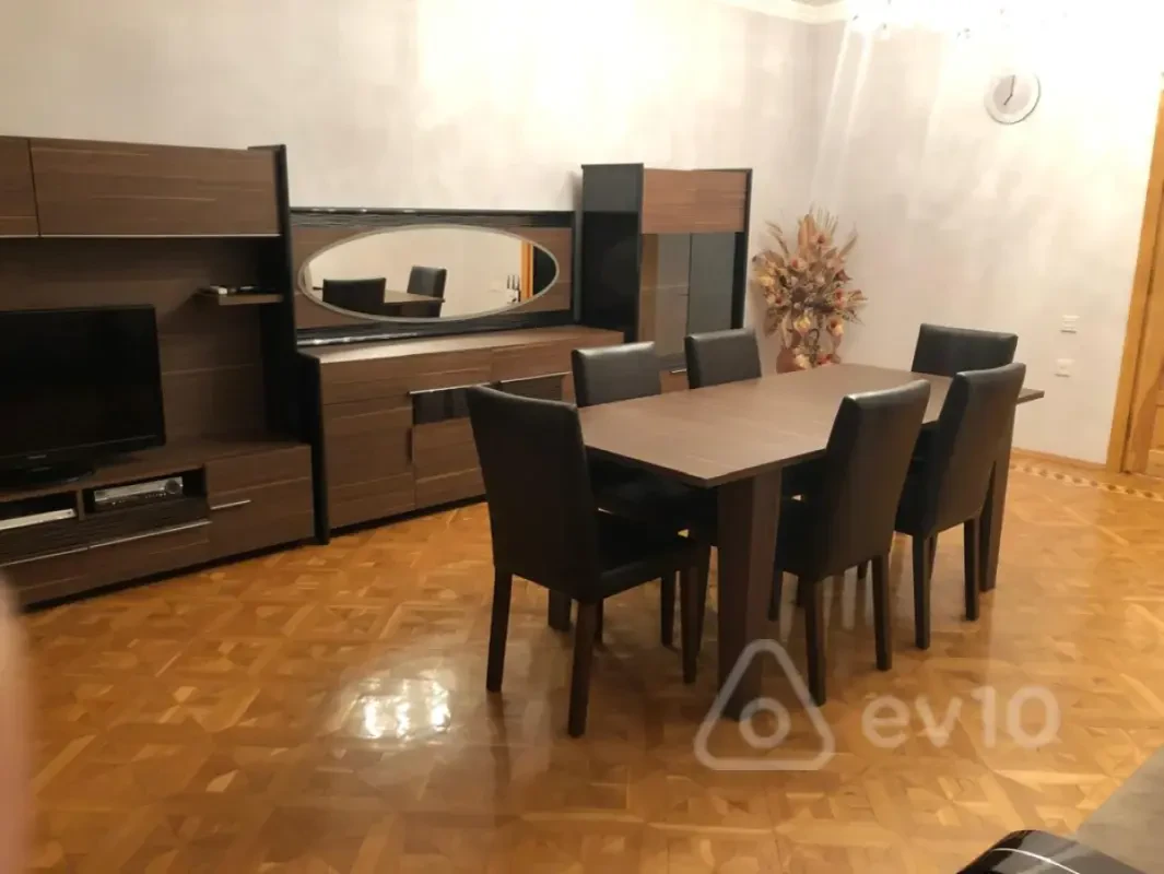 Kirayə verilir 3 otaqlı yeni tikili 140 m²