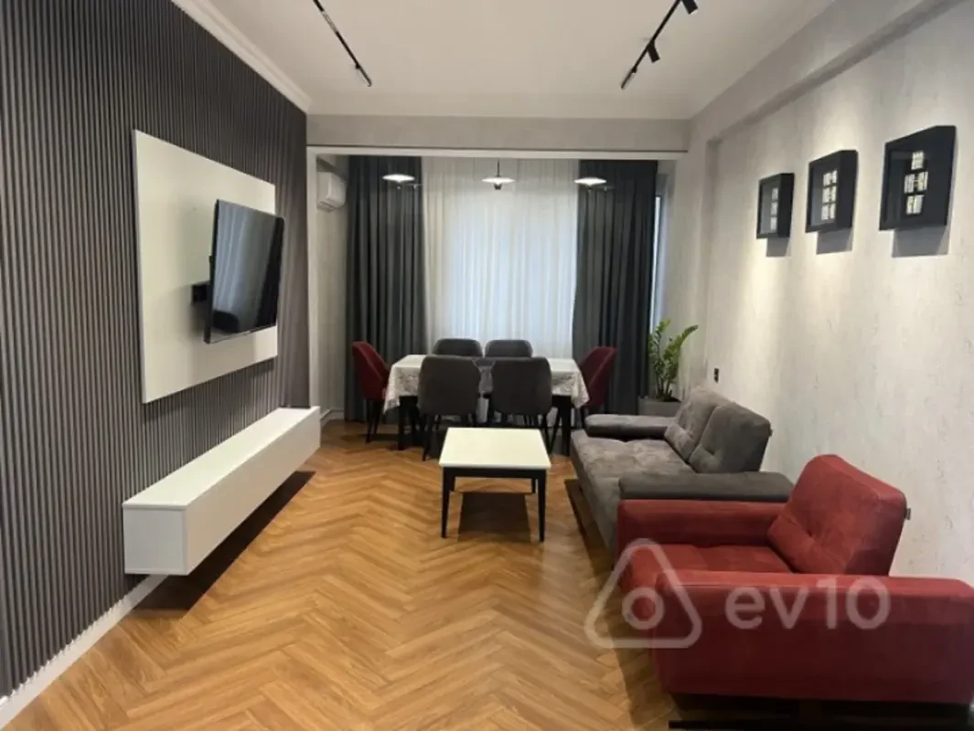 Kirayə verilir 2 otaqlı yeni tikili 70 m²
