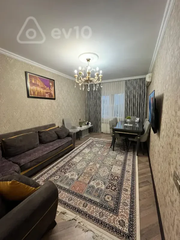 Satılır 2 otaqlı köhnə tikili 60 m²