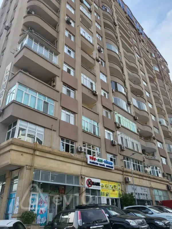 Kirayə verilir 4 otaqlı yeni tikili 178 m²