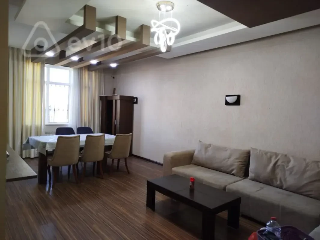 Kirayə verilir 3 otaqlı yeni tikili 120 m²