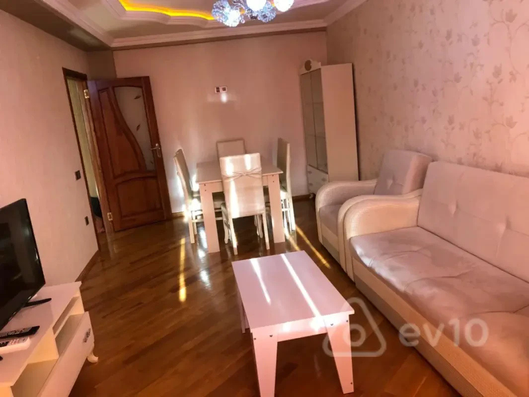 Kirayə verilir 2 otaqlı yeni tikili 75 m²