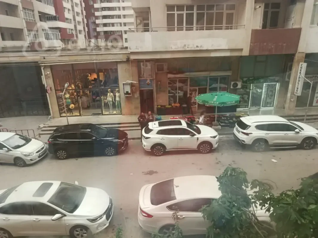 Kirayə verilir 3 otaqlı köhnə tikili 80 m²