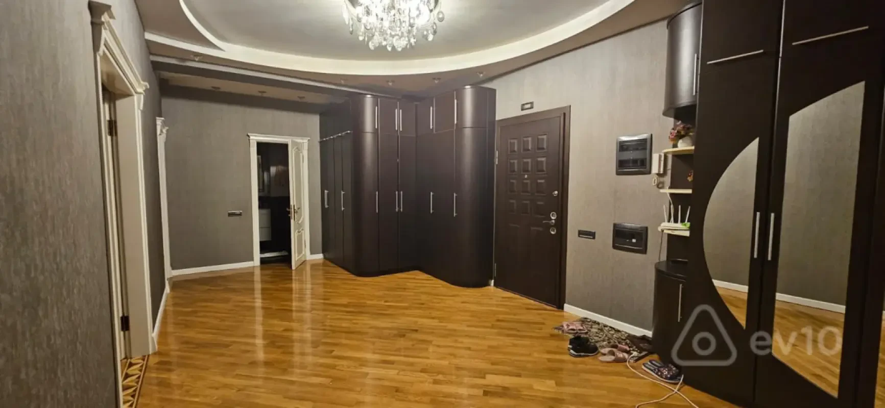 Kirayə verilir 2 otaqlı yeni tikili 135 m²