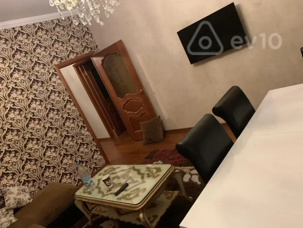Kirayə verilir 3 otaqlı yeni tikili 120 m²