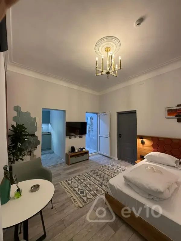 Kirayə verilir 1 otaqlı köhnə tikili 45 m²