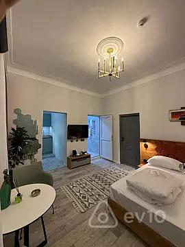 Kirayə verilir 1 otaqlı köhnə tikili 45 m² — Bakı, Səbail 1 otaq 45.00 m²