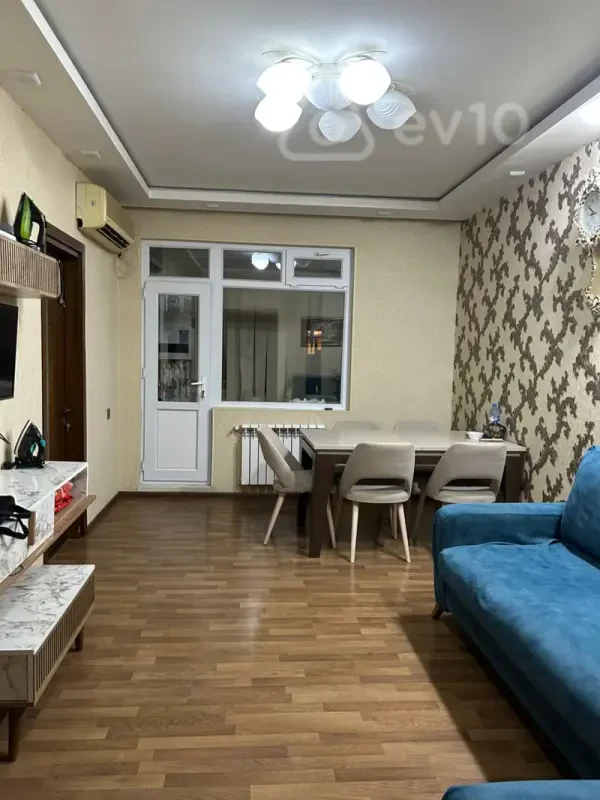Satılır 3 otaqlı köhnə tikili 75 m²
