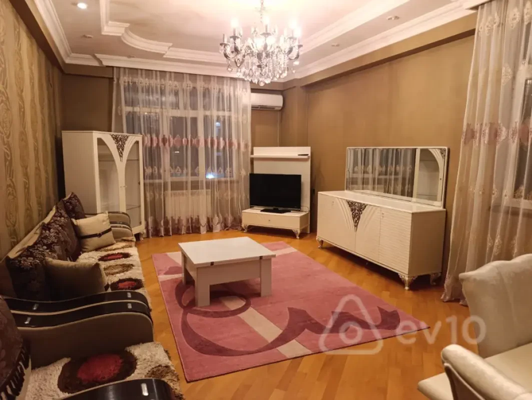Kirayə verilir 2 otaqlı yeni tikili 100 m²