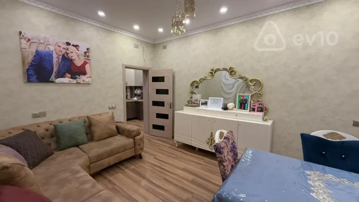 Kirayə verilir 2 otaqlı yeni tikili 80 m²