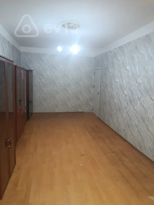Kirayə verilir 3 otaqlı köhnə tikili 72 m²