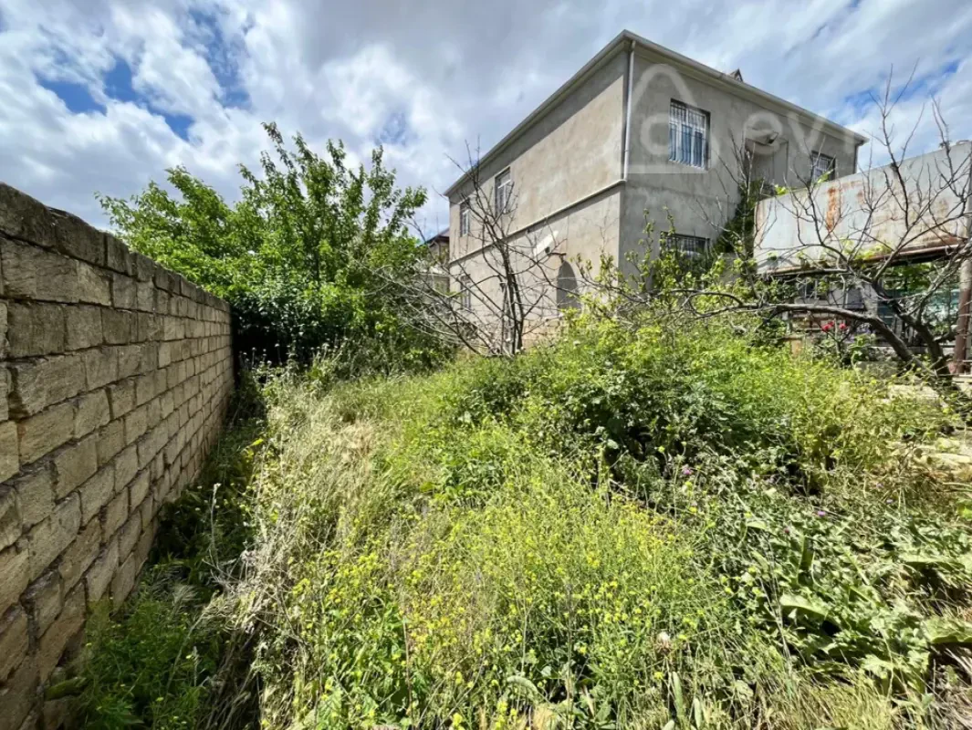 Satılır 5 otaqlı həyət evi 100 m²