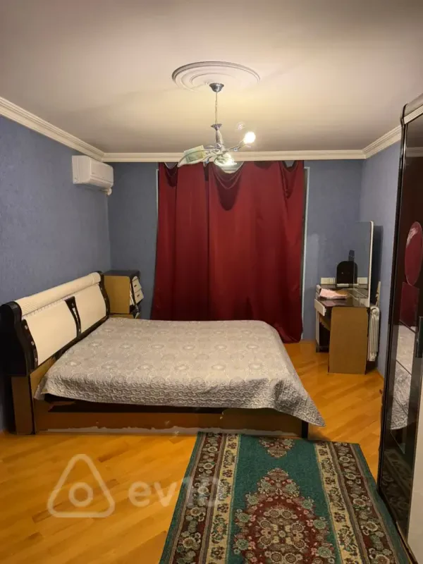 Kirayə verilir 3 otaqlı köhnə tikili 70 m²