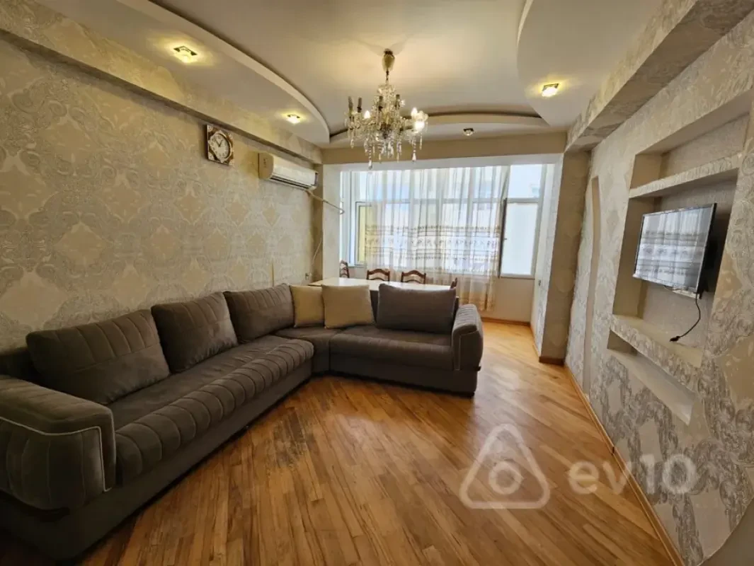 Kirayə verilir 2 otaqlı yeni tikili 60 m²
