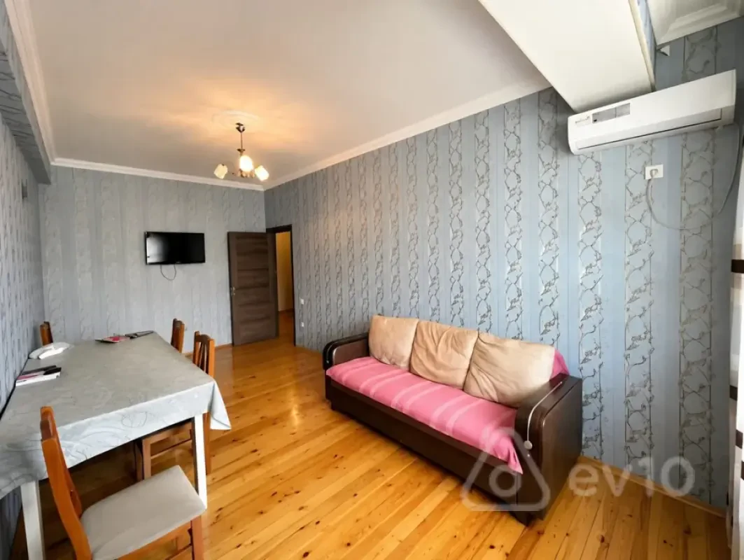 Kirayə verilir 2 otaqlı yeni tikili 65 m²