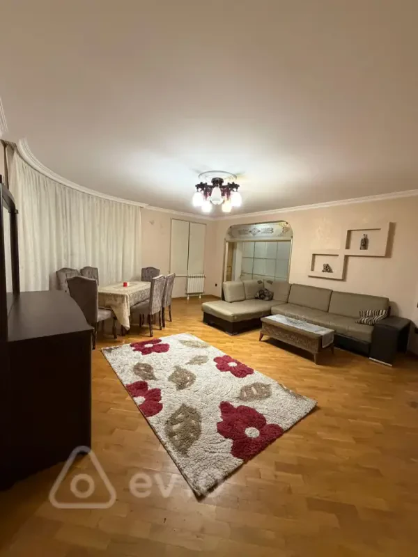Kirayə verilir 2 otaqlı yeni tikili 92 m²