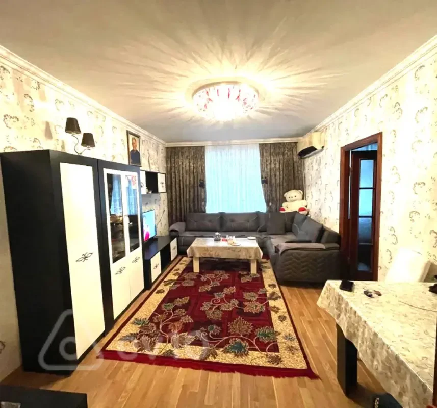 Satılır 4 otaqlı köhnə tikili 85 m²