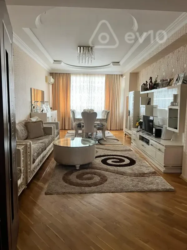 Satılır 3 otaqlı yeni tikili 135 m²