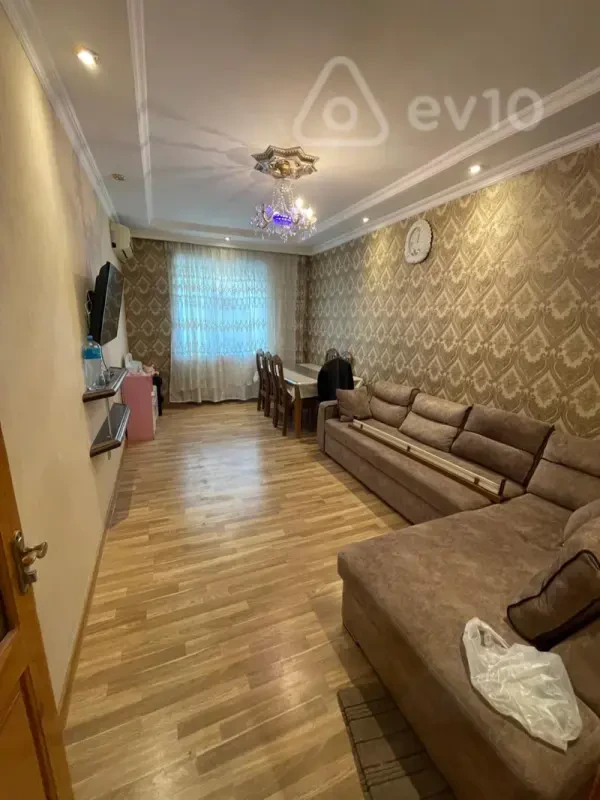 Kirayə verilir 3 otaqlı köhnə tikili 60 m²