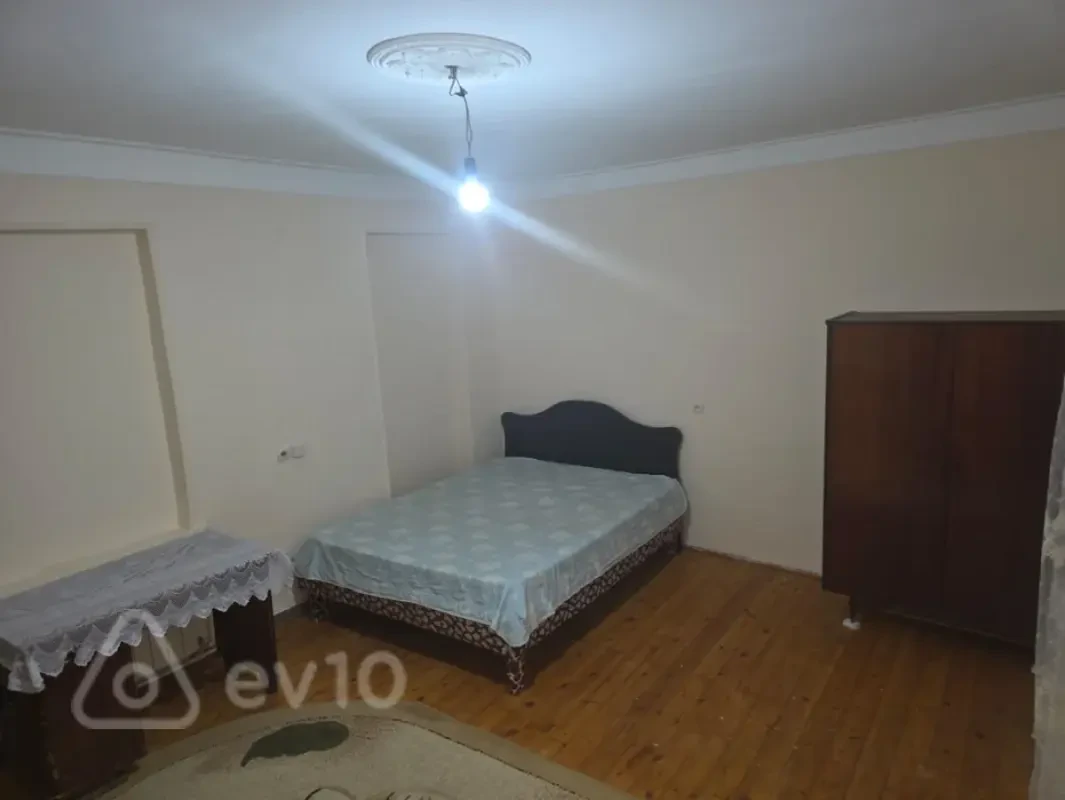 Kirayə verilir 1 otaqlı həyət evi 30 m²