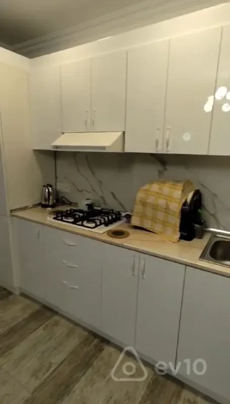 Kirayə verilir 2 otaqlı həyət evi 60 m²