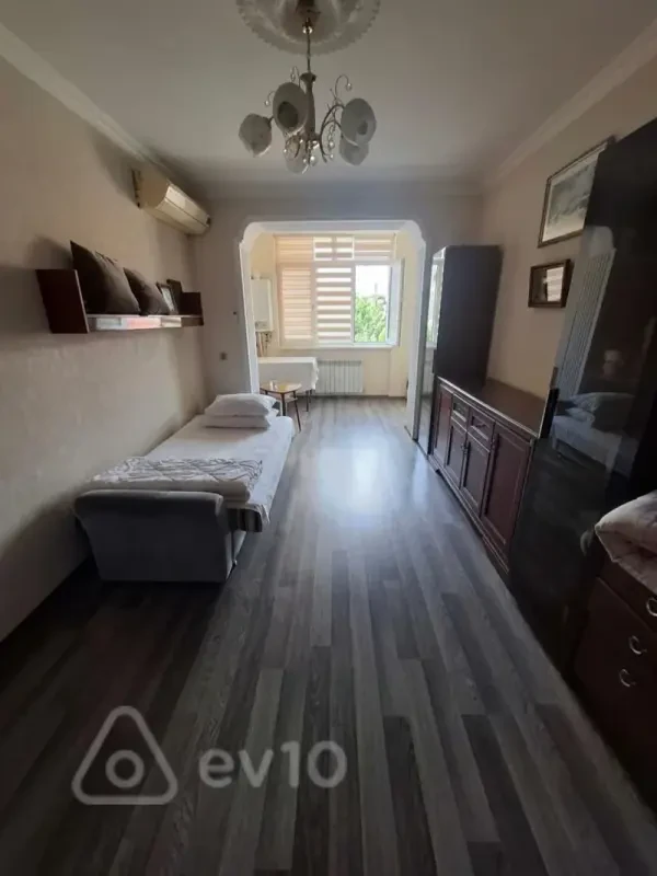 Kirayə verilir 2 otaqlı köhnə tikili 45 m²