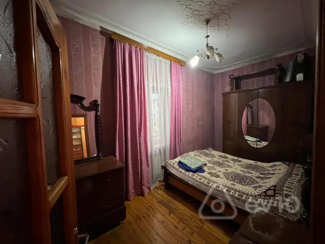 Kirayə verilir 2 otaqlı köhnə tikili 55 m²