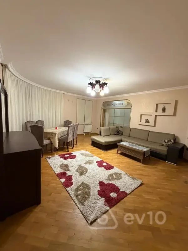 Kirayə verilir 2 otaqlı yeni tikili 92 m²