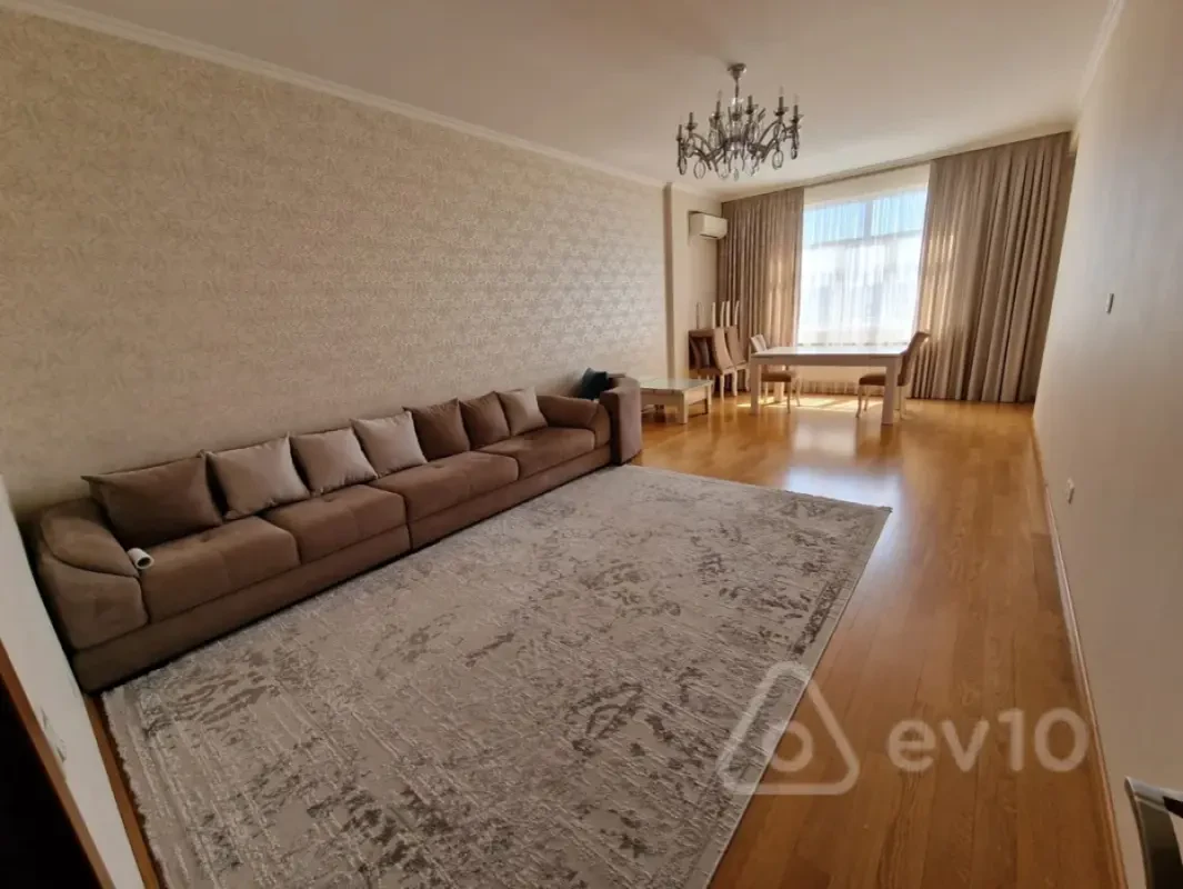 Kirayə verilir 3 otaqlı yeni tikili 120 m²