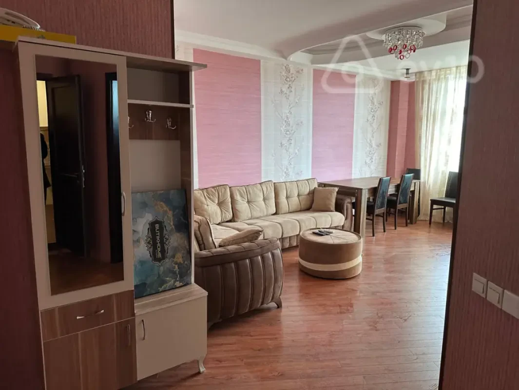 Kirayə verilir 2 otaqlı yeni tikili 70 m²