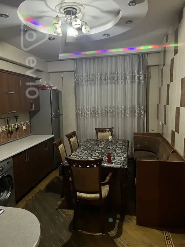 Kirayə verilir 3 otaqlı yeni tikili 130 m²