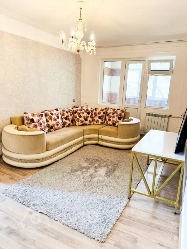 Satılır 2 otaqlı köhnə tikili 48 m²