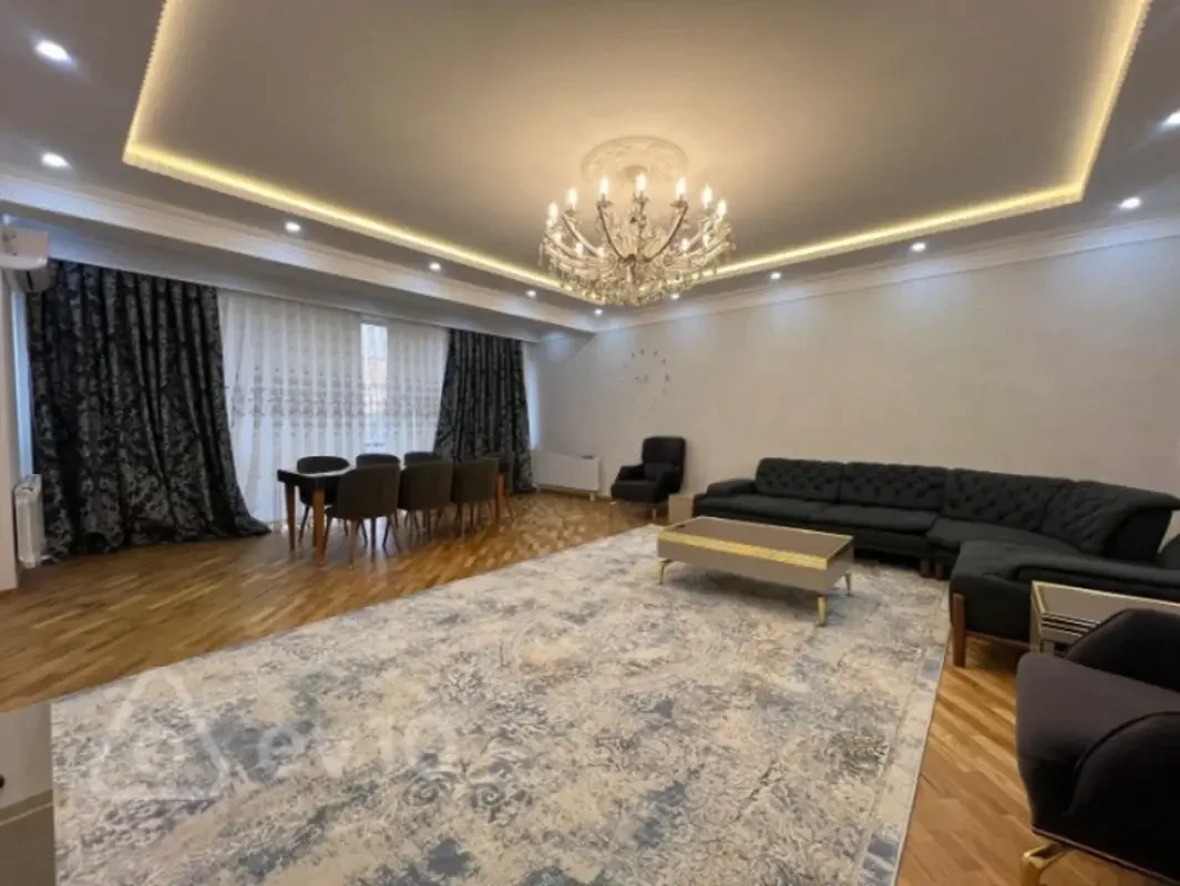 Kirayə verilir 3 otaqlı yeni tikili 151 m²