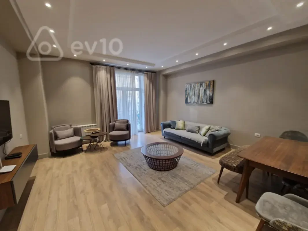 Kirayə verilir 4 otaqlı yeni tikili 180 m²