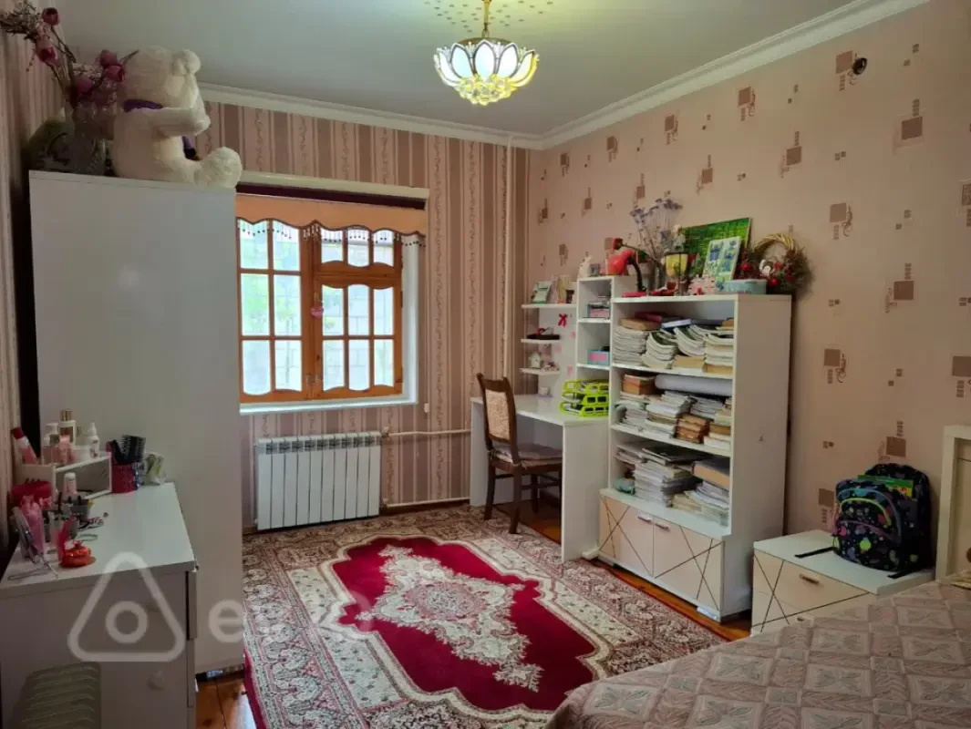 Satılır 4 otaqlı köhnə tikili 100 m²