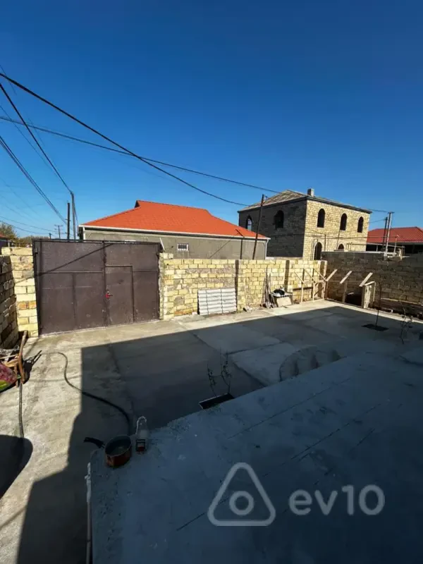 Satılır 4 otaqlı həyət evi 130 m²