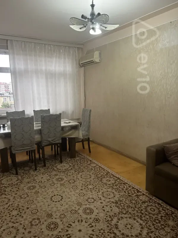 Kirayə verilir 2 otaqlı köhnə tikili 60 m²