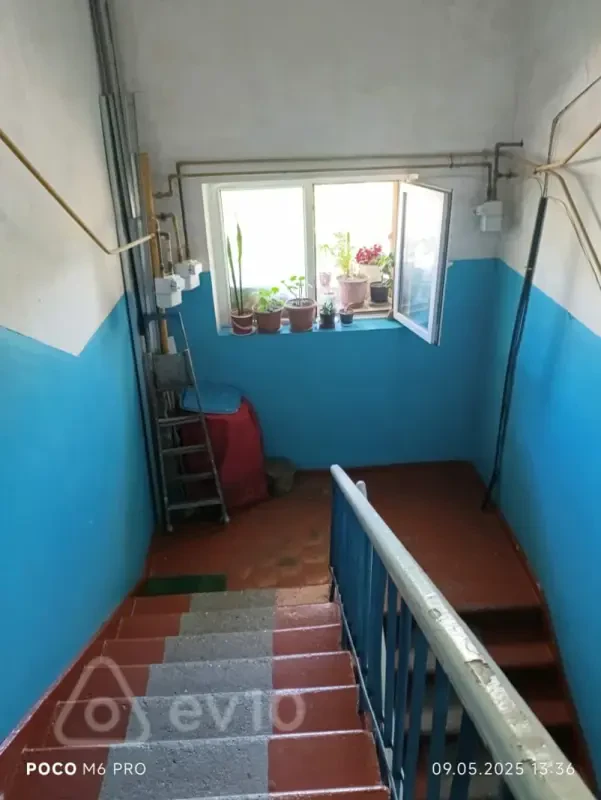 Satılır 2 otaqlı köhnə tikili 64 m²