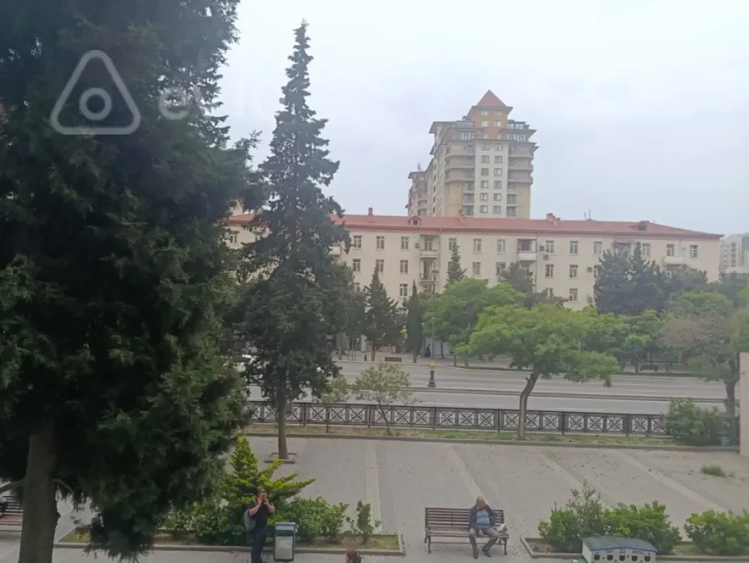 Kirayə verilir 3 otaqlı köhnə tikili 70 m²