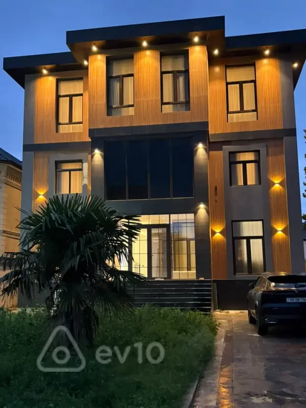 Satılır 8 otaqlı həyət evi 800 m²