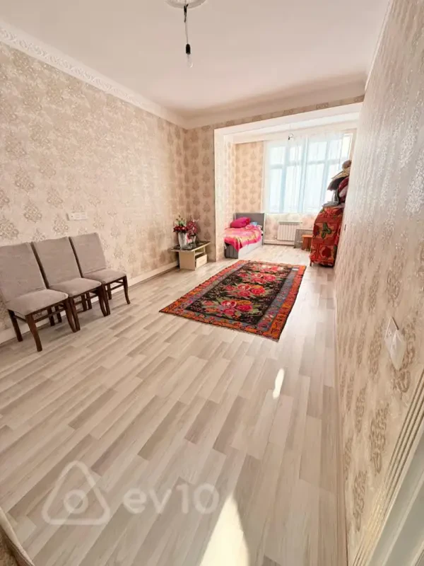 Satılır 3 otaqlı köhnə tikili 80 m²