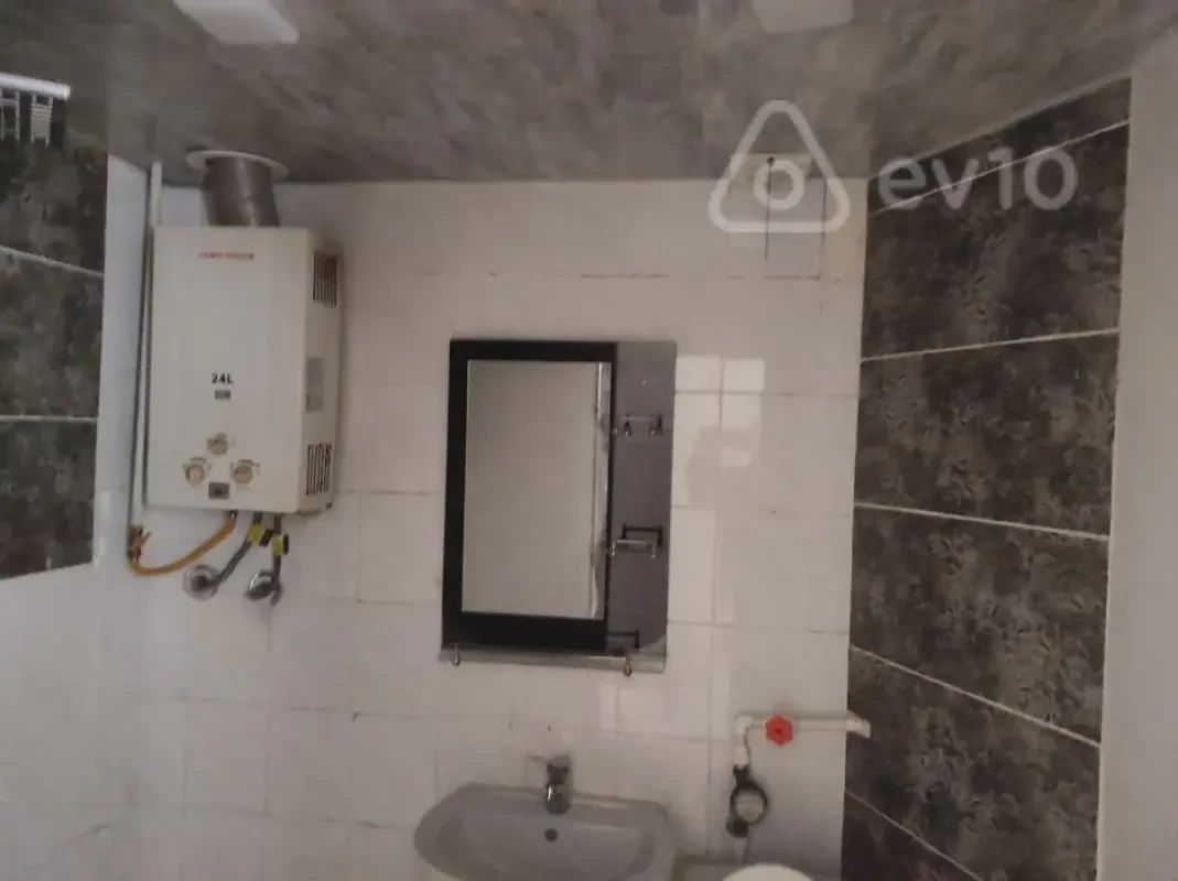 Kirayə verilir 1 otaqlı köhnə tikili 35 m²