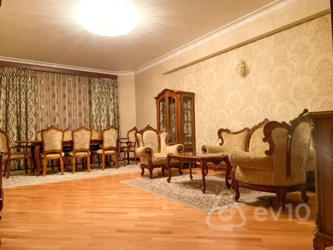 Satılır 4 otaqlı yeni tikili 186 m²