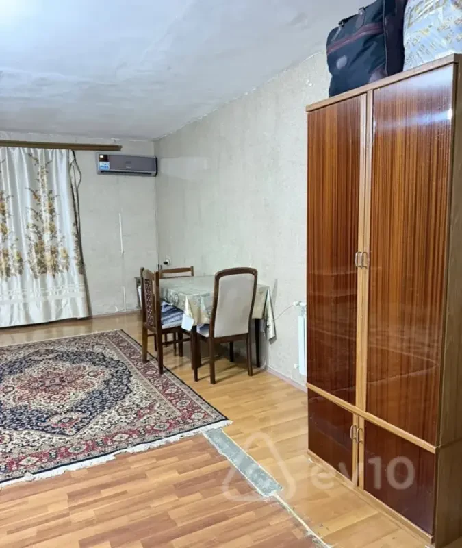 Kirayə verilir 3 otaqlı köhnə tikili 55 m²