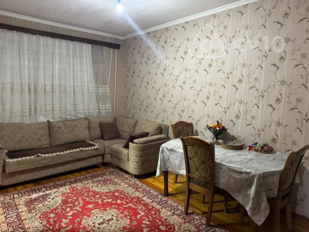 Satılır 2 otaqlı köhnə tikili 55 m²