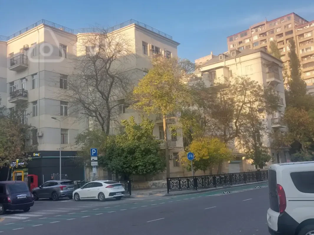 Satılır 2 otaqlı köhnə tikili 60 m²