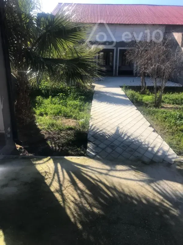Kirayə verilir 3 otaqlı həyət evi 5 m²