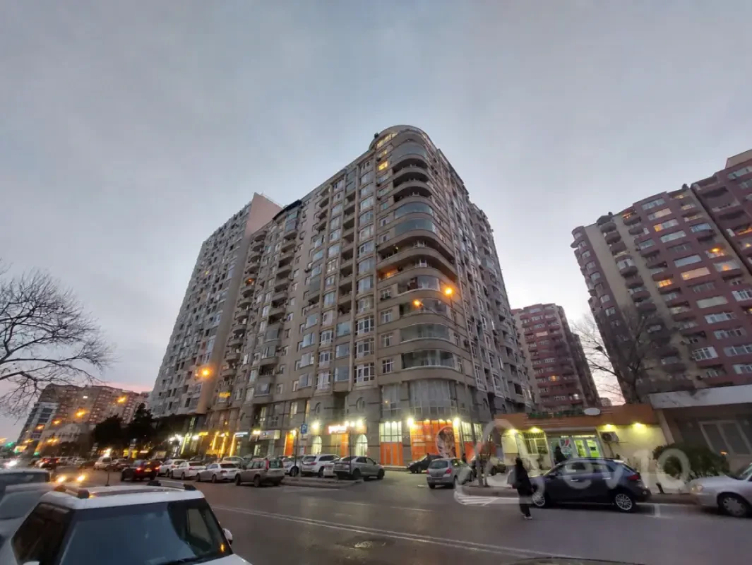Kirayə verilir 3 otaqlı yeni tikili 95 m²