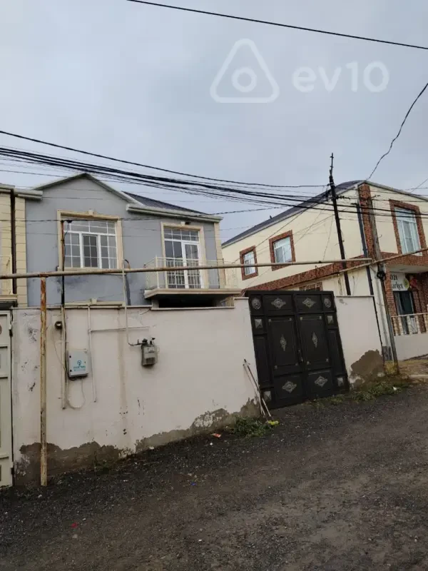 Kirayə verilir 4 otaqlı həyət evi 140 m²