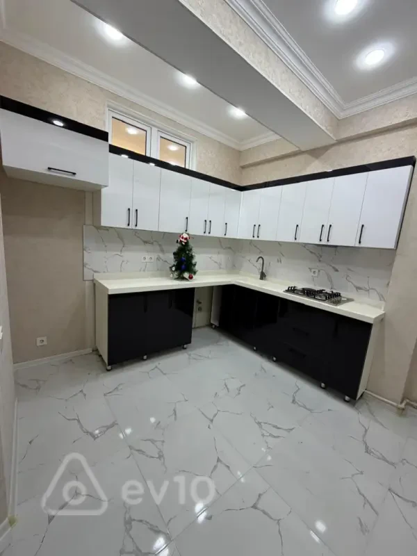 Satılır 2 otaqlı yeni tikili 78 m²